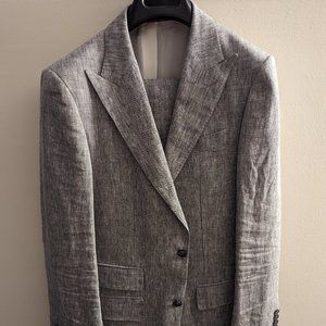 Barely worn linen suitsupply suit
